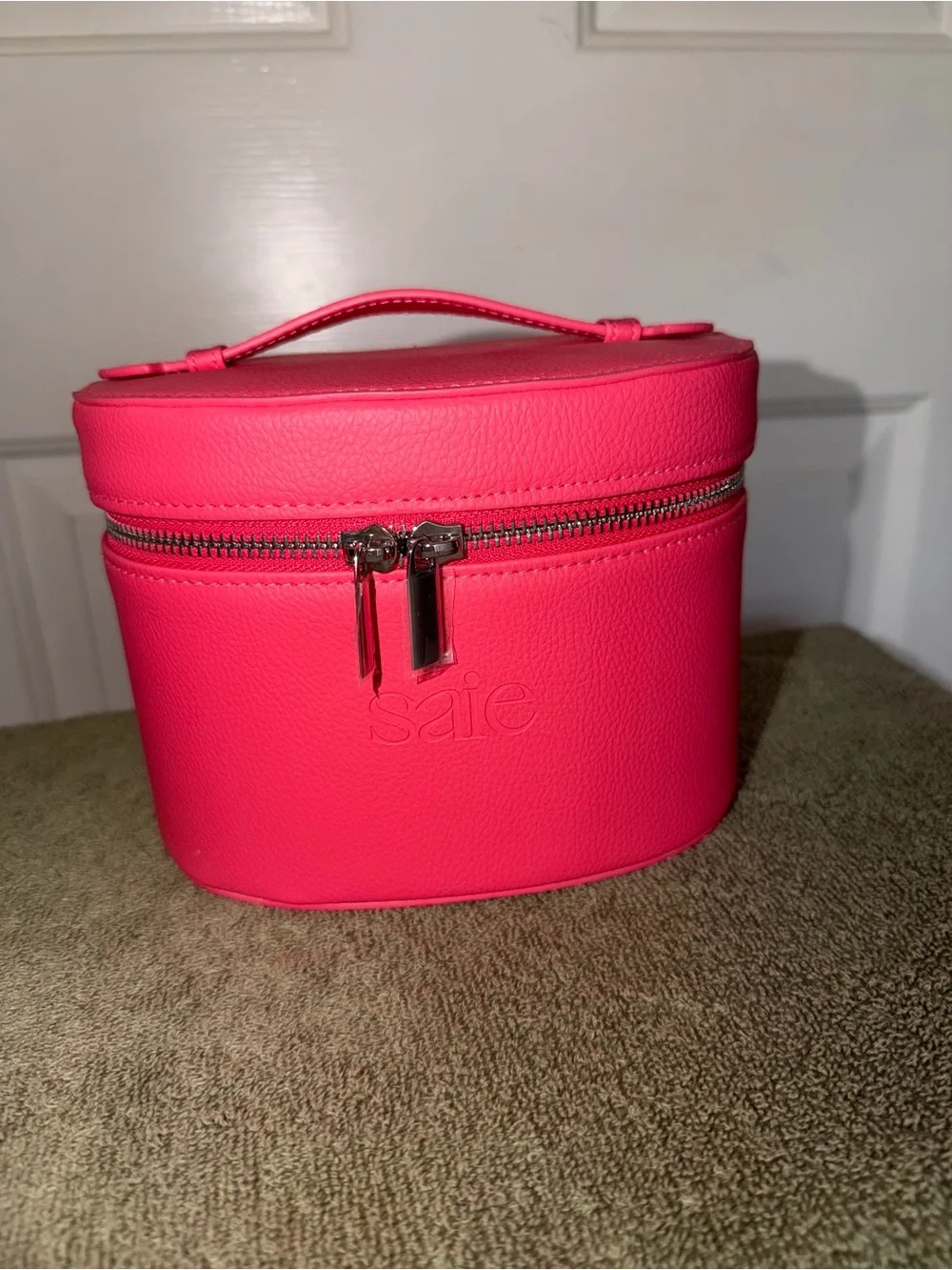 Saie FUCHSIA Cosmetic vanity Case